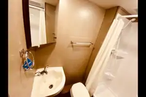 25 WINNIE-SLEEPS 8 - SOLAR - COUCH & DINETTE-2 QUEEN Bed! WiFi-Budget Family RV