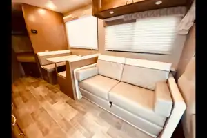 25 WINNIE-SLEEPS 8 - SOLAR - COUCH & DINETTE-2 QUEEN Bed! WiFi-Budget Family RV