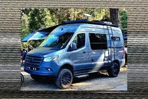 Storyteller Overland Stealth Mode 4x4