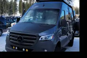 Storyteller Overland Stealth Mode 4x4