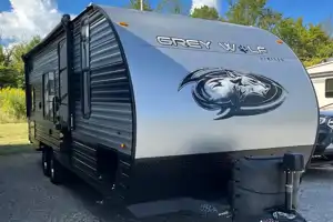 Rolling Retreats 2022 Cherokee Grey Wolf Travel Trailer