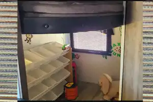 Heartland Pioneer with toy room!  SUPER CLEAN