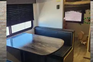 Heartland Pioneer with toy room!  SUPER CLEAN