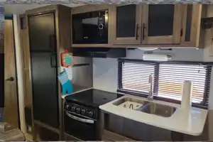 Heartland Pioneer with toy room!  SUPER CLEAN