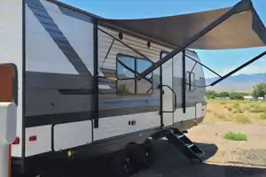 Heartland Pioneer with toy room!  SUPER CLEAN