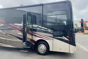 Mike's Coachmen Sports coach 365RB Class A