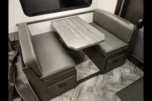 Coaster Seeker Forest River Sunseeker Class C