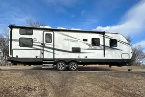 Spacious Highland Ridge bunkhouse with MegaSlide