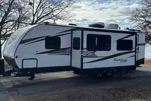 Spacious Highland Ridge bunkhouse with MegaSlide