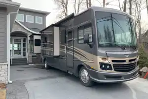 Goody's RV - Beautiful Fleetwood Bounder