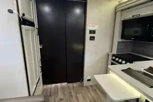 Travel in Comfort & Style: Carol’s Upscale Motor Home Awaits You!