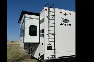 Travel in Comfort & Style: Carol’s Upscale Motor Home Awaits You!
