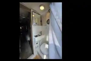 Don's Winnebago boldt 70KL Class B