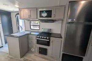 Bolshoi's Prime Time Tracer LE Travel Trailer