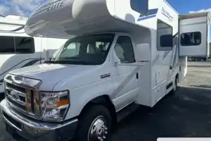 (RV-with-ME) 2025 Thor Freedom Elite 22FEF Class C
