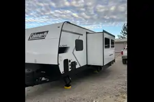 BRAND NEW! Sleeps 8❗️30’ 2025 Coleman Light 26BX