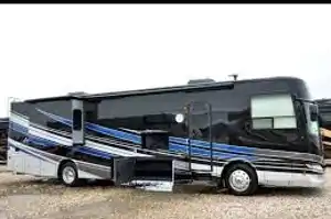 Vivian (Forest River Legacy 39')
