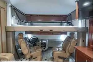 Vivian (Forest River Legacy 39')