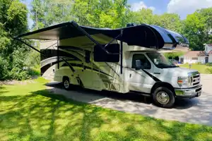 Rock’s Thor Motor Coach Quantum Class C
