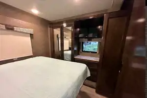 Rock’s Thor Motor Coach Quantum Class C