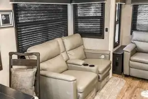 Luxury Camping - Jayco Eagle 330RSTS