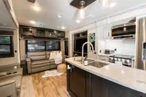 Luxury Camping - Jayco Eagle 330RSTS