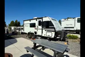 Roam & Rise RV Rentals | Winnebago Micro Minnie Travel Trailer