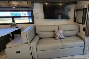 Golden Trails Motor-Coach