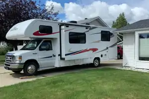 Little Missy's Forest River Sunseeker 2650S-CDW Class C