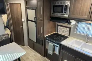 Great Camper with Queen Bed + Bunks for Making Summer Memories!