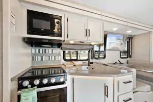 Thor ACE Luxury RV: Spacious Bunk Beds, Pet-Friendly & Fully Loaded