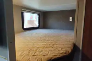 Private Queen, Sleeps 6+, Delivery!