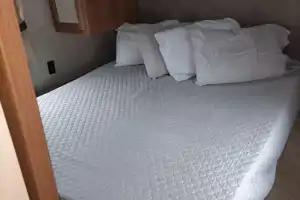 Private Queen, Sleeps 6+, Delivery!