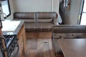 Private Queen, Sleeps 6+, Delivery!