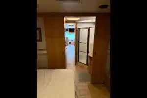 Luxury 2006 Monaco Knight Diesel Pusher