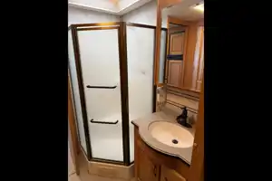 Luxury 2006 Monaco Knight Diesel Pusher