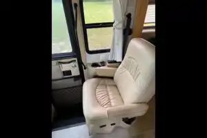 Luxury 2006 Monaco Knight Diesel Pusher