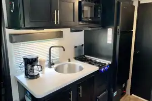 2021 Wolf Pup. Fully Furnished Bunkhouse. Family Friendly!
