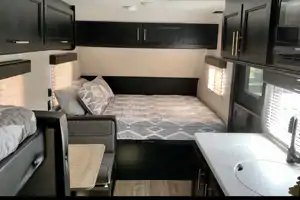 2021 Wolf Pup. Fully Furnished Bunkhouse. Family Friendly!