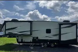 Keystone Montana High County 281CK Fifth Wheel