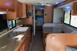Leslie’s Happy Camper Winnebago Vista Class A