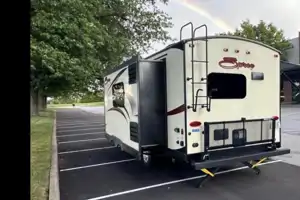 Compact & Cozy Camper with Queen Bed & Spacious Slide-Out