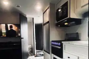 Ryan's Highland Ridge RV 242RL Travel Trailer