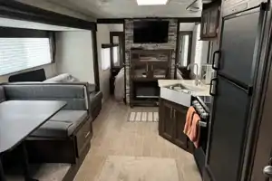 Great Bunkhouse Camper for Making Summer Memories!