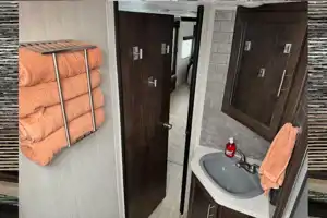 Great Bunkhouse Camper for Making Summer Memories!