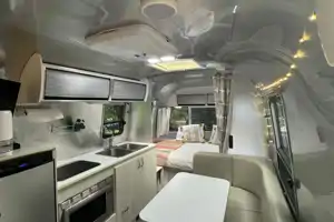 Magnolia 4 Airstream 22ft Bambi Sport **FULLY LOADED**