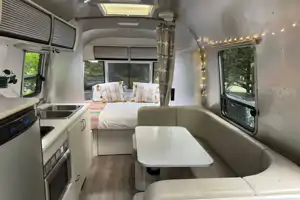 Magnolia 4 Airstream 22ft Bambi Sport **FULLY LOADED**