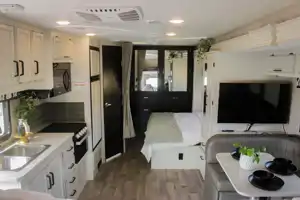 Modern Jayco Redhawk 24b- solar, sleeps 6