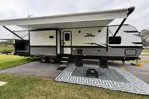 Brand NEW 2023 Jayco Jay Flight with Bunkroom