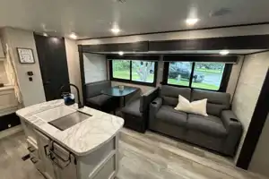 Brand NEW 2023 Jayco Jay Flight with Bunkroom